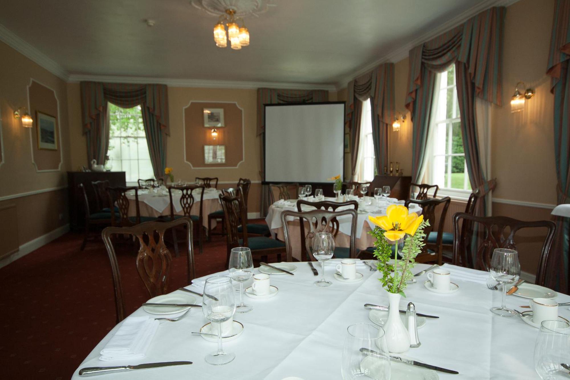Corse Lawn House Hotel Restoran fotoğraf